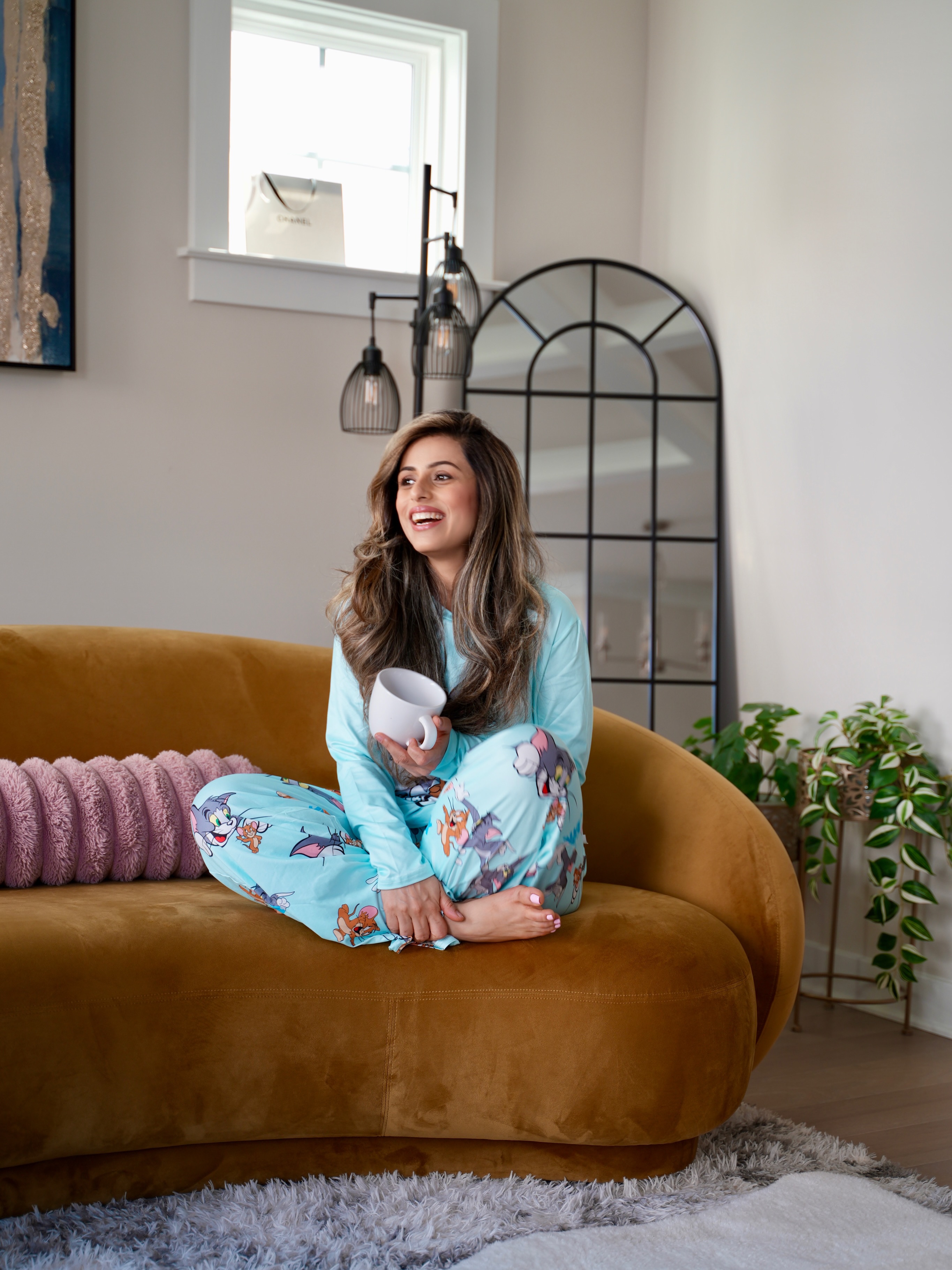 Coffee, PJs, and my sunroom ☕🤍
.
.
.
#lifestyleblogger #pjs home coffee hair

Store Name: