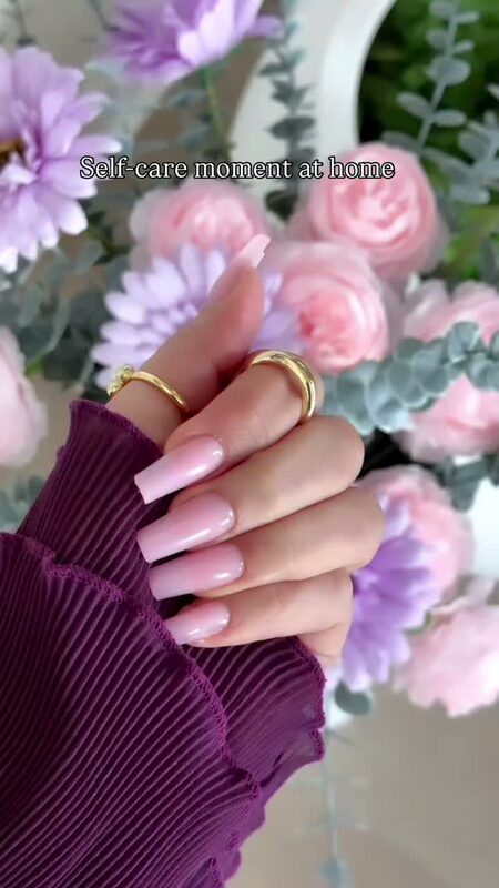 Roopsi Bansal doing her nails at home with Btartbox press-ons