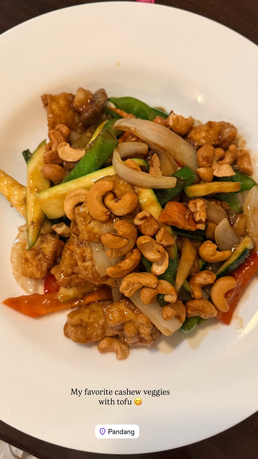 A plate of cashew stir-fried vegetables and tofu at Pandang