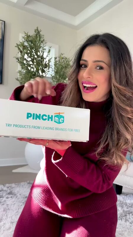 Roopsi Bansal unboxing a PINCHme sample box with TruLabs electrolyte powder